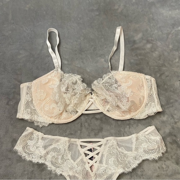 New! SET Victoria’s Secret Dream Angels Cream Push Up Bra and Panty 10468 - Picture 3 of 10